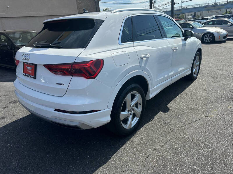 2019 Audi Q3 Premium photo 8