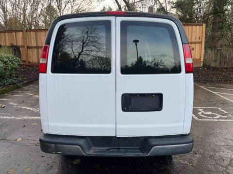 2018 GMC Savana 2500