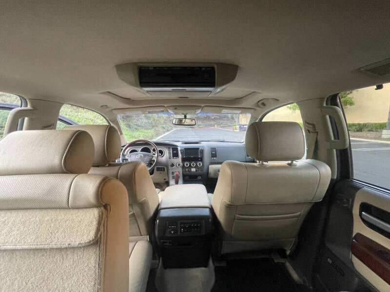 2011 Toyota Sequoia Platinum