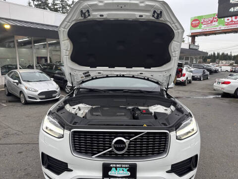 2017 Volvo XC90 T6 R-Design