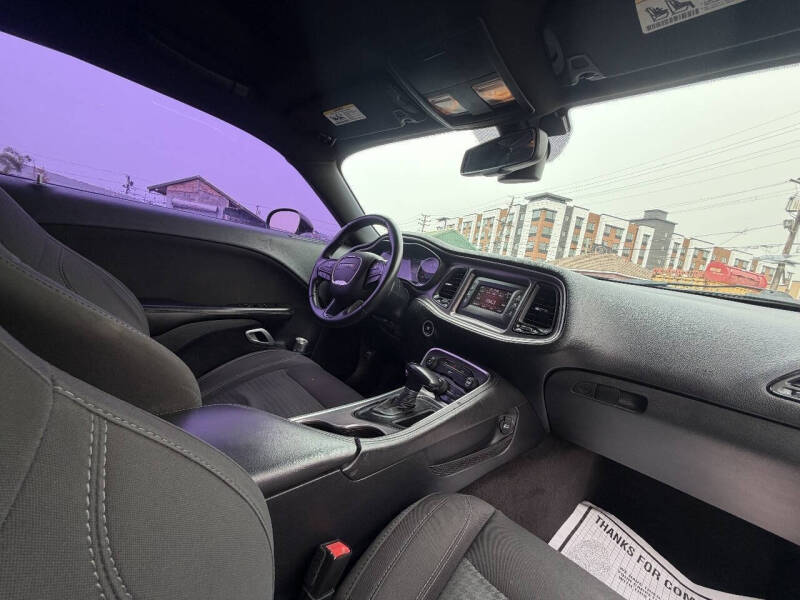2016 Dodge Challenger SXT