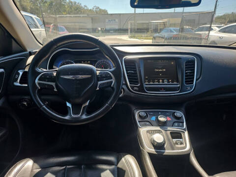 2017 Chrysler 200 Limited Platinum