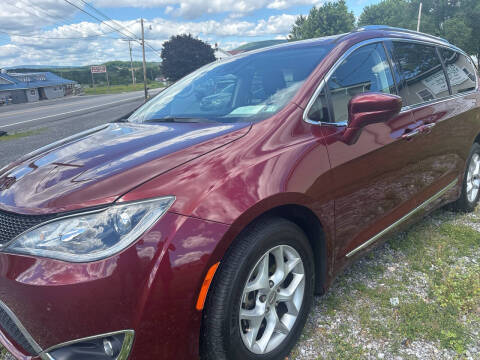 2017 Chrysler Pacifica Touring-L Plus
