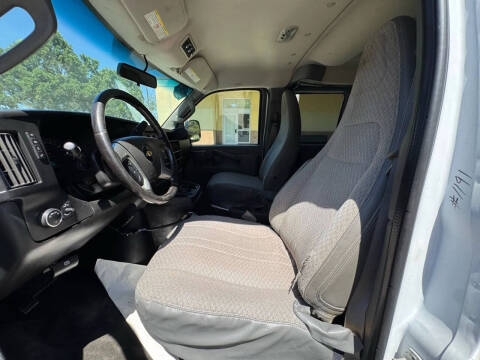 2017 Chevrolet Express LT 3500