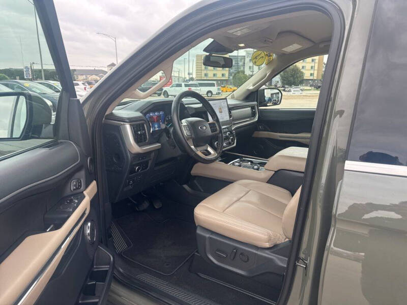 2024 Ford Expedition XLT