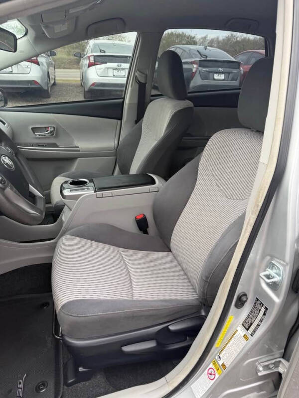 2017 Toyota Prius v Three