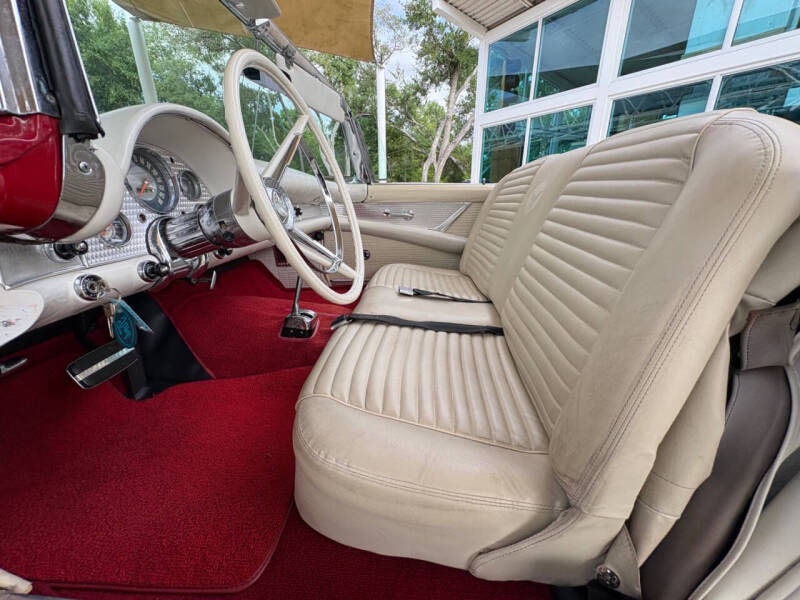 1957 Ford Thunderbird