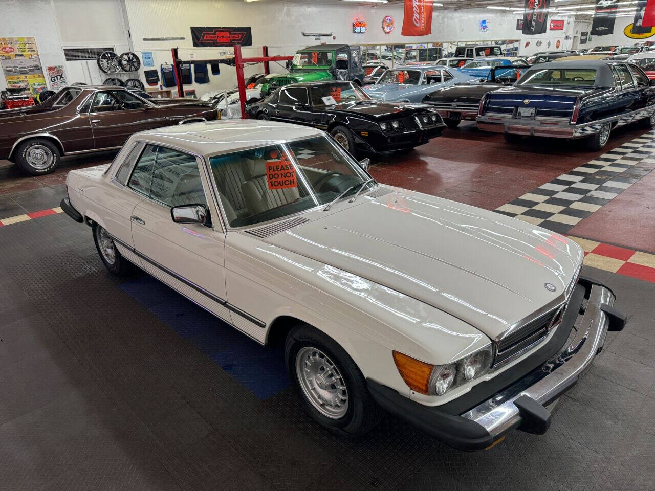 1977 Mercedes-Benz 450-Class 28