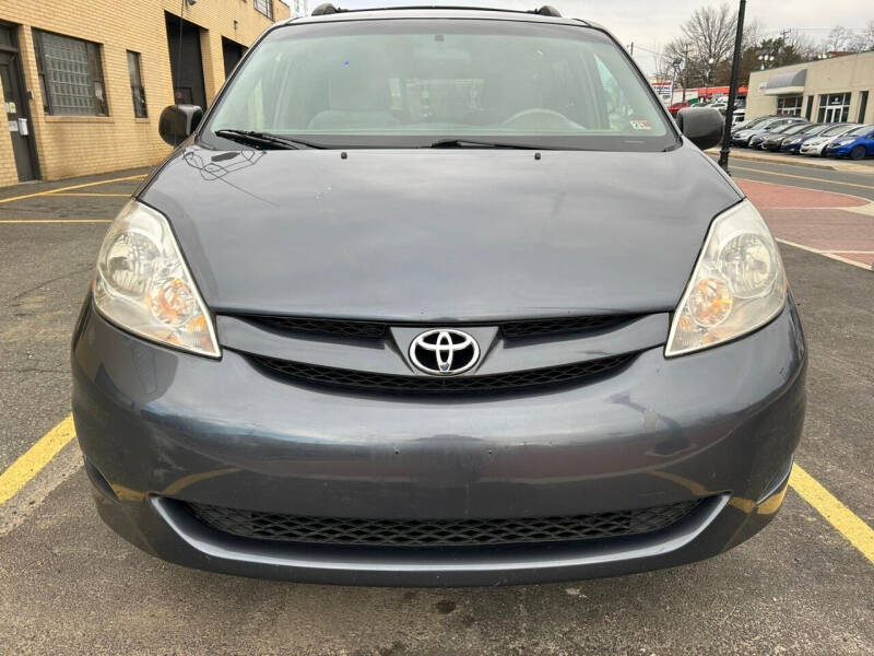 2006 Toyota Sienna for sale at Euro Automotive LLC in Falls Church VA