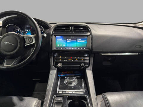 2020 Jaguar F-PACE 30t Prestige
