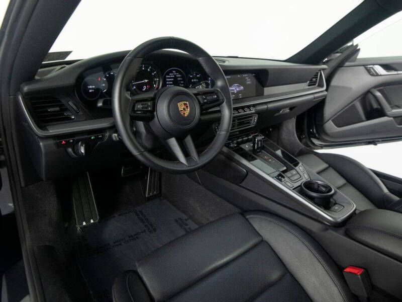 2020 Porsche 911 Carrera