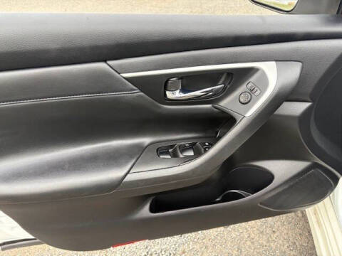 2016 Nissan Altima 2.5 SR