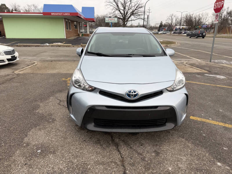 2015 Toyota Prius v Two
