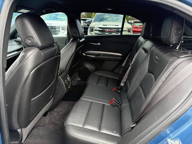 2024 Cadillac XT4 Premium Luxury