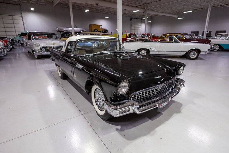 1957 Ford Thunderbird