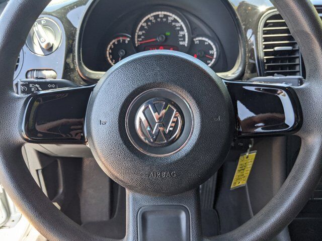 2013 Volkswagen Beetle 22