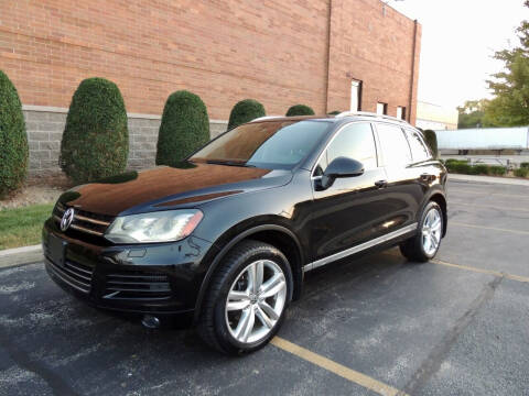 2011 Volkswagen Touareg for sale at R & I Auto in Lake Bluff IL