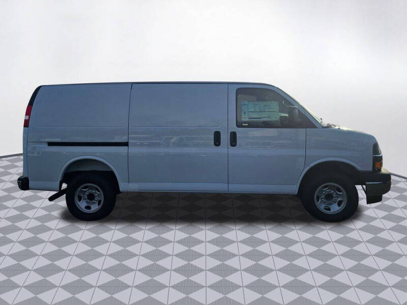 2025 Chevrolet Express 2500