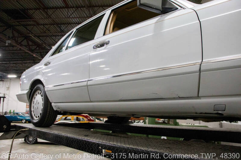 1991 Mercedes-Benz 560-Class 560 SEL