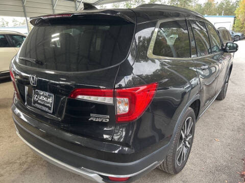 2019 Honda Pilot Touring w/Rear Captain's Chairs