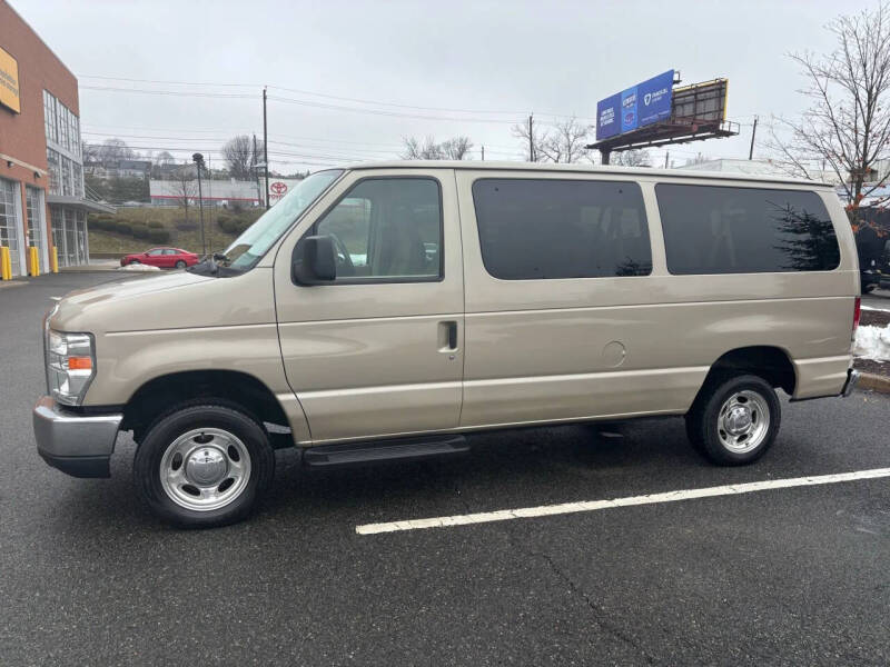 2013 Ford E-Series E-350 SD XLT
