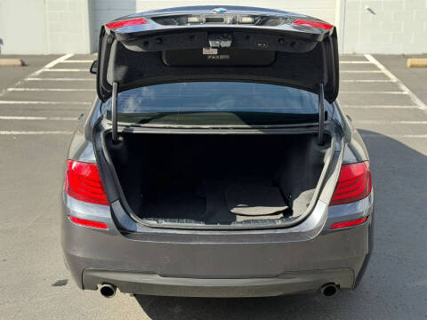 2012 BMW 5 Series 535i