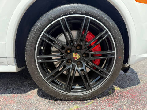 2016 Porsche Cayenne GTS