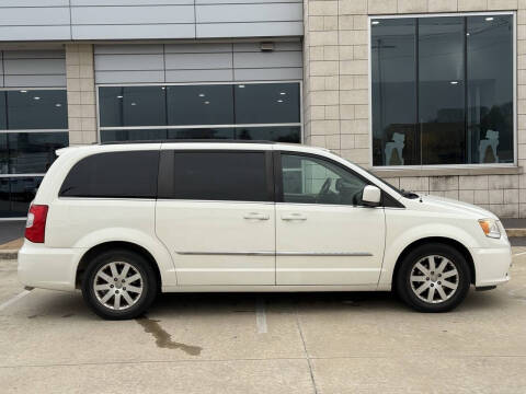 2011 Chrysler Town and Country Touring-L
