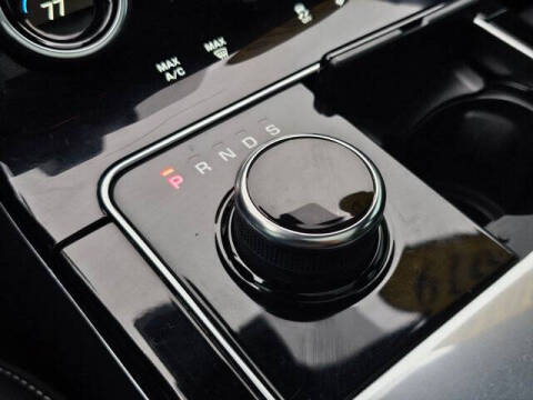 2019 Land Rover Range Rover Velar P250 R-Dynamic SE