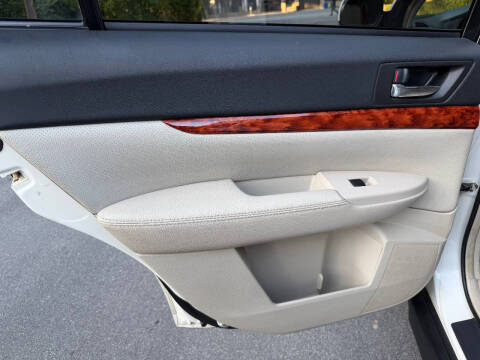 2010 Subaru Outback 2.5i Limited