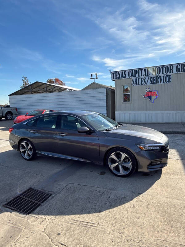 2018 Honda Accord Touring's photo