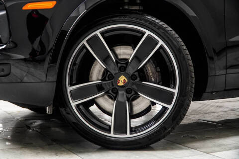2023 Porsche Cayenne Platinum Edition