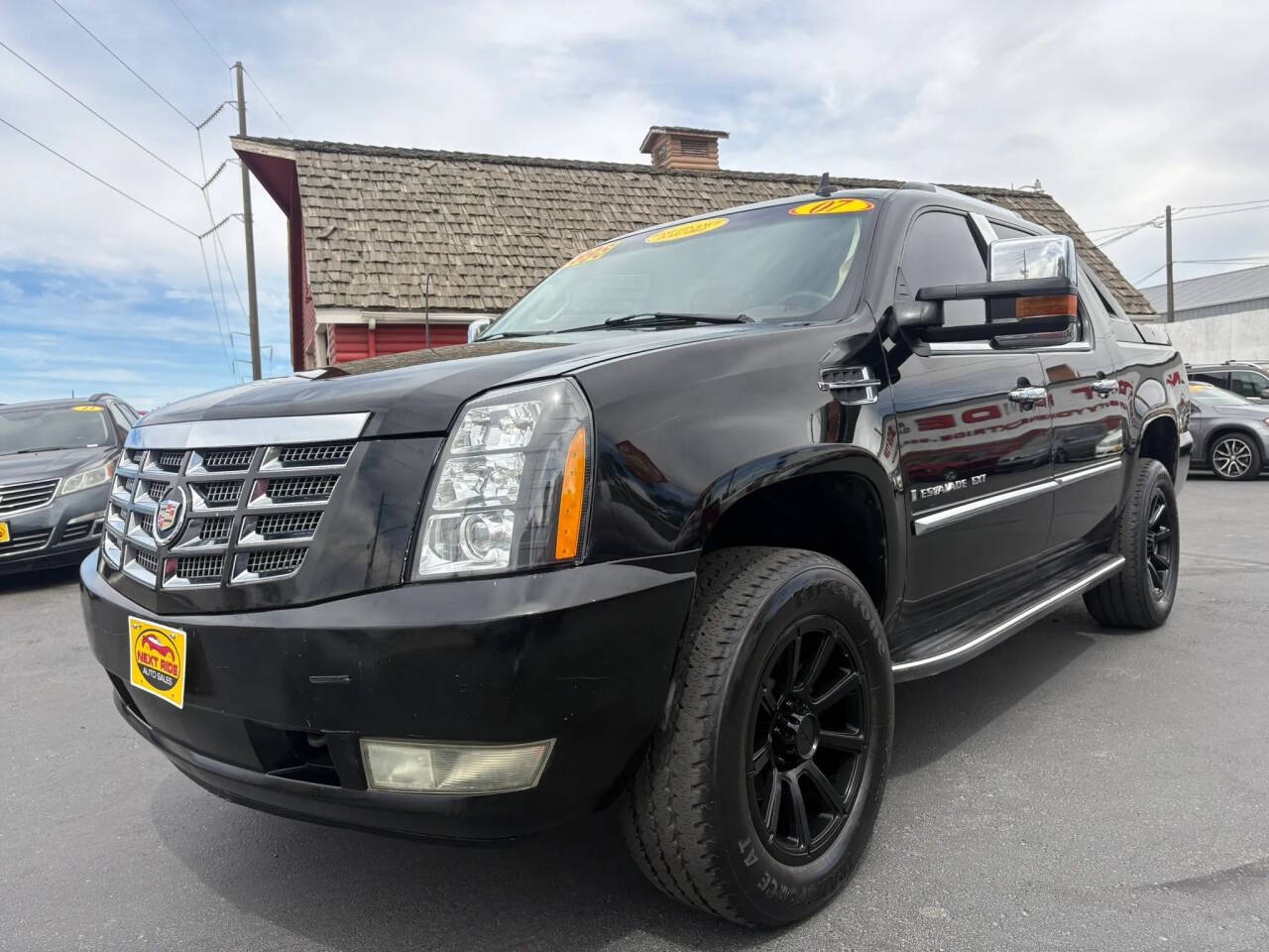 2007 Cadillac Escalade EXT Base AWD 4dr Crew Cab SB 2
