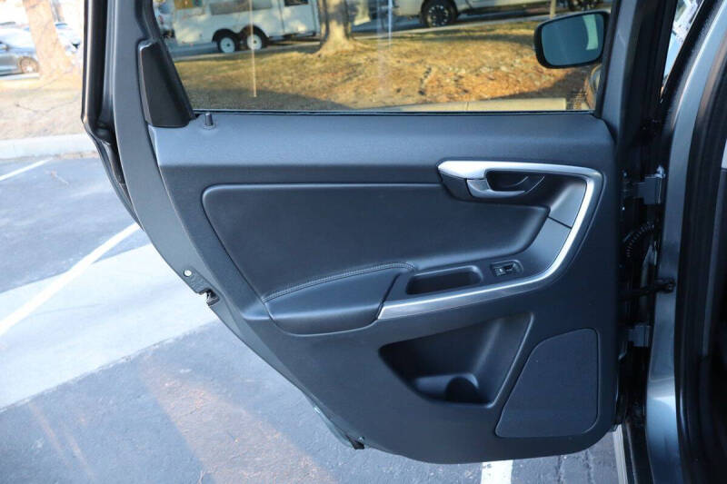 2016 Volvo XC60 T5 Premier