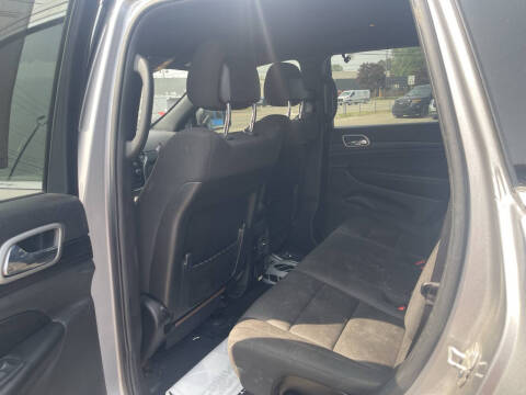 2020 Jeep Grand Cherokee Laredo