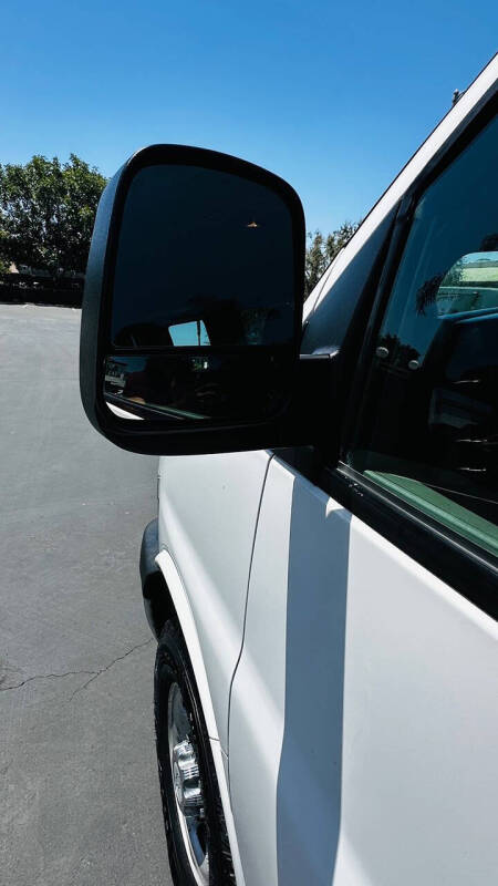 2017 Chevrolet Express LT 3500