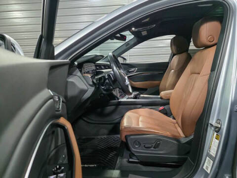 2022 Audi e-tron quattro Premium Plus