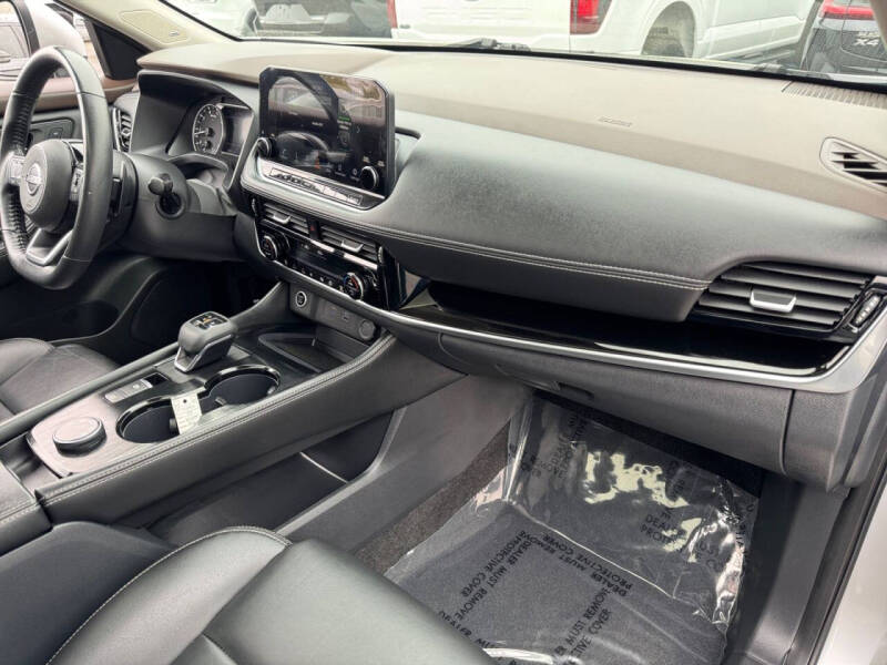 2023 Nissan Rogue SL
