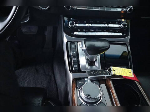 2018 Genesis G90