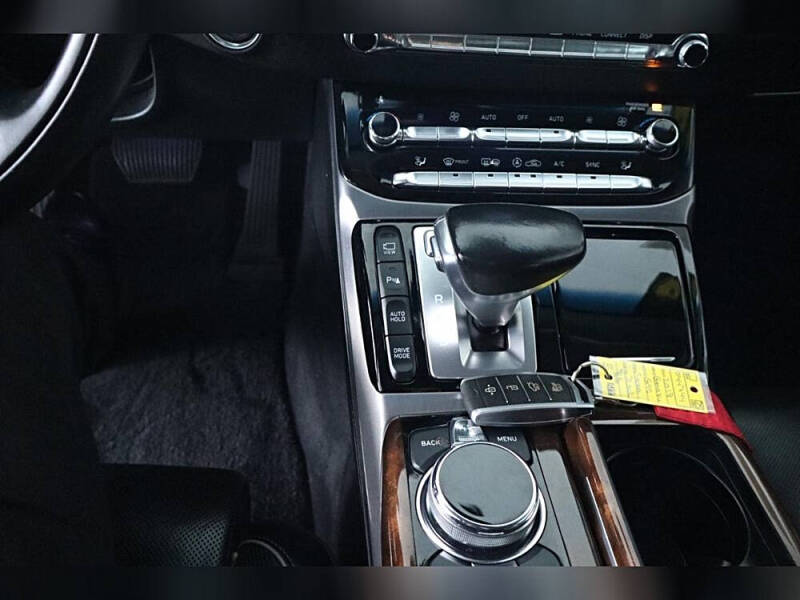 2018 Genesis G90