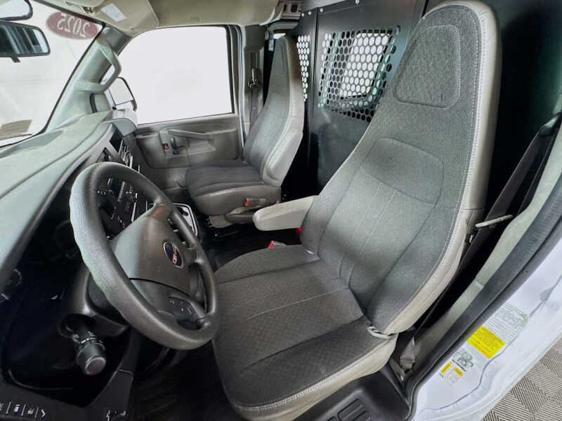 2025 GMC Savana 2500