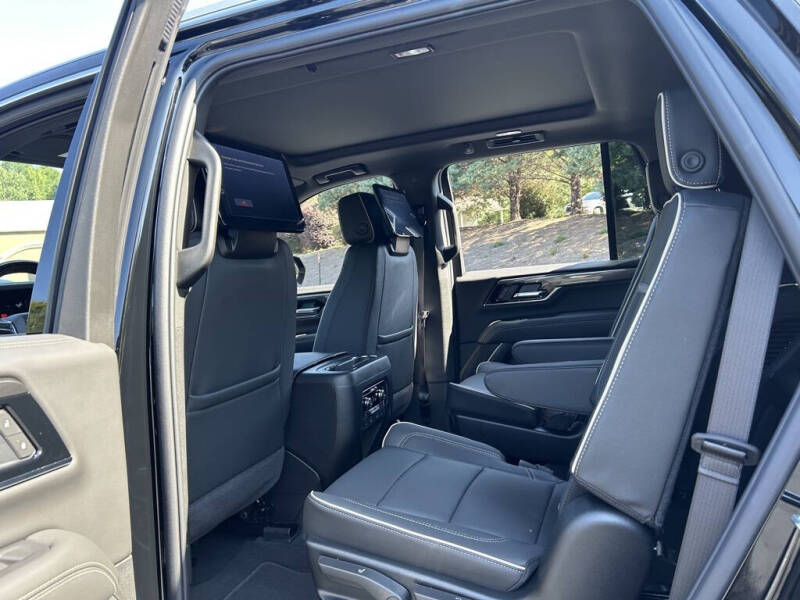 2025 GMC Yukon Elevation