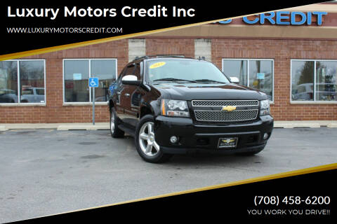 2013 Chevrolet Avalanche for sale at Luxury Motors Credit Inc in Bridgeview IL