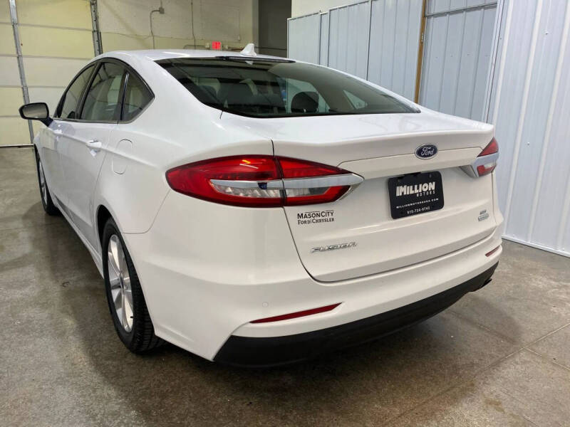 2020 Ford Fusion SE