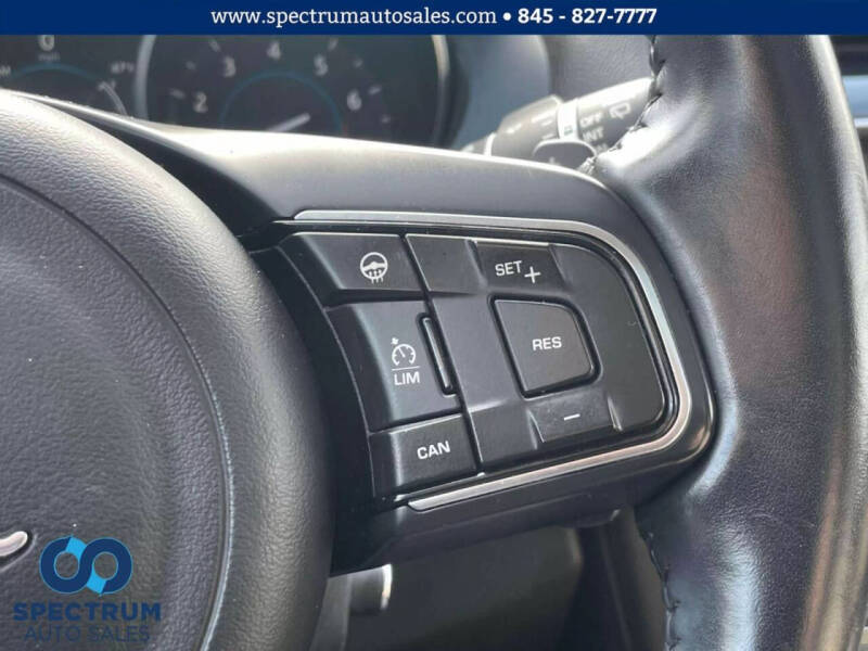 2017 Jaguar F-PACE 35t Prestige