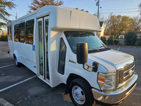 2014 Ford E-Series E-450 SD
