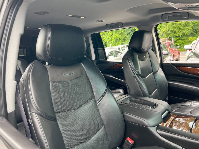 2017 Cadillac Escalade ESV Standard