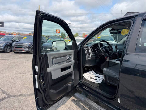 2016 RAM 1500 SLT