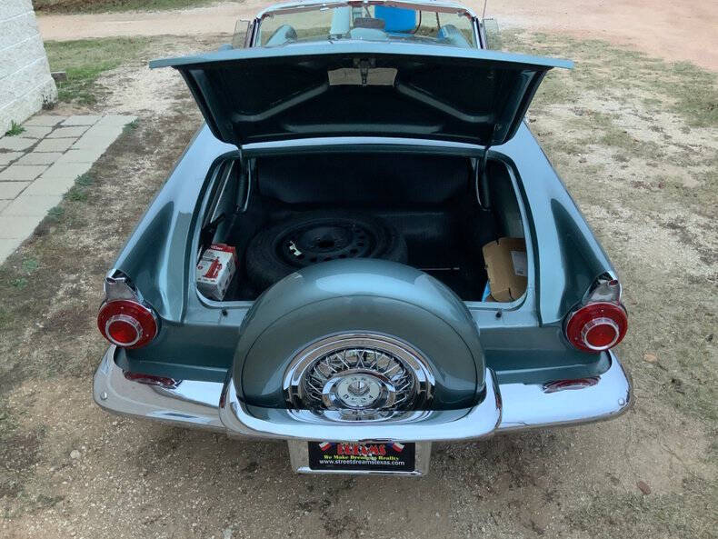 1956 Ford Thunderbird