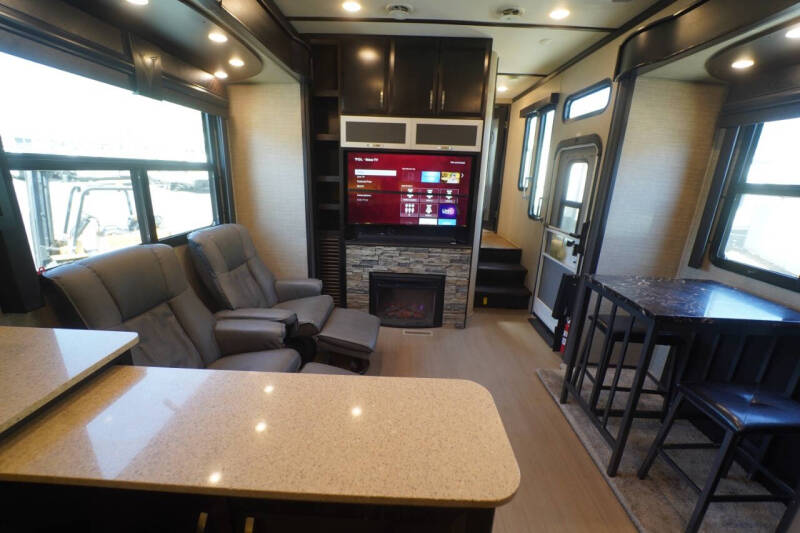 2016 Dutchmen Voltage 3970